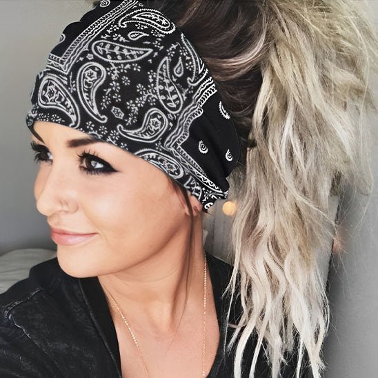 Bandeau cheveux noir motif bandana paisley look urbain