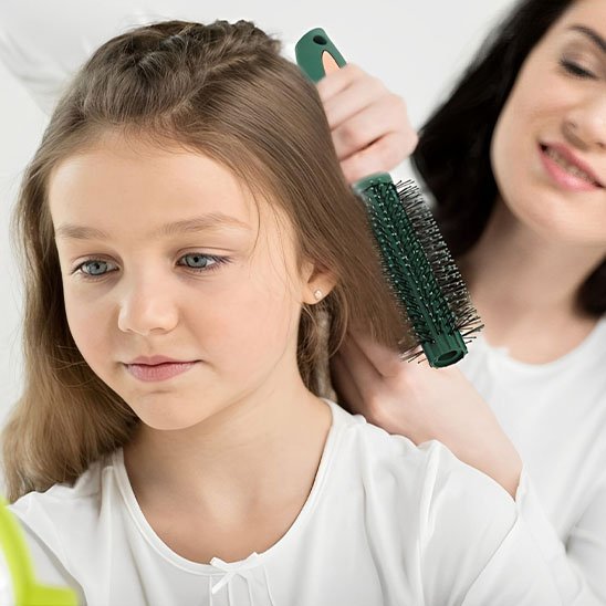 Brosse à cheveux enfant anti casse et indolore pour le démêlage du matin